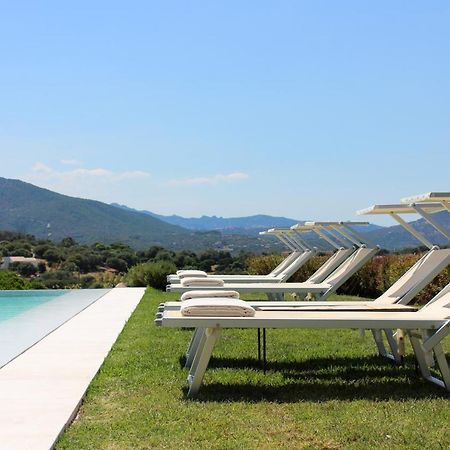 Albero Capovolto Bed and Breakfast Golfo Aranci Exteriör bild