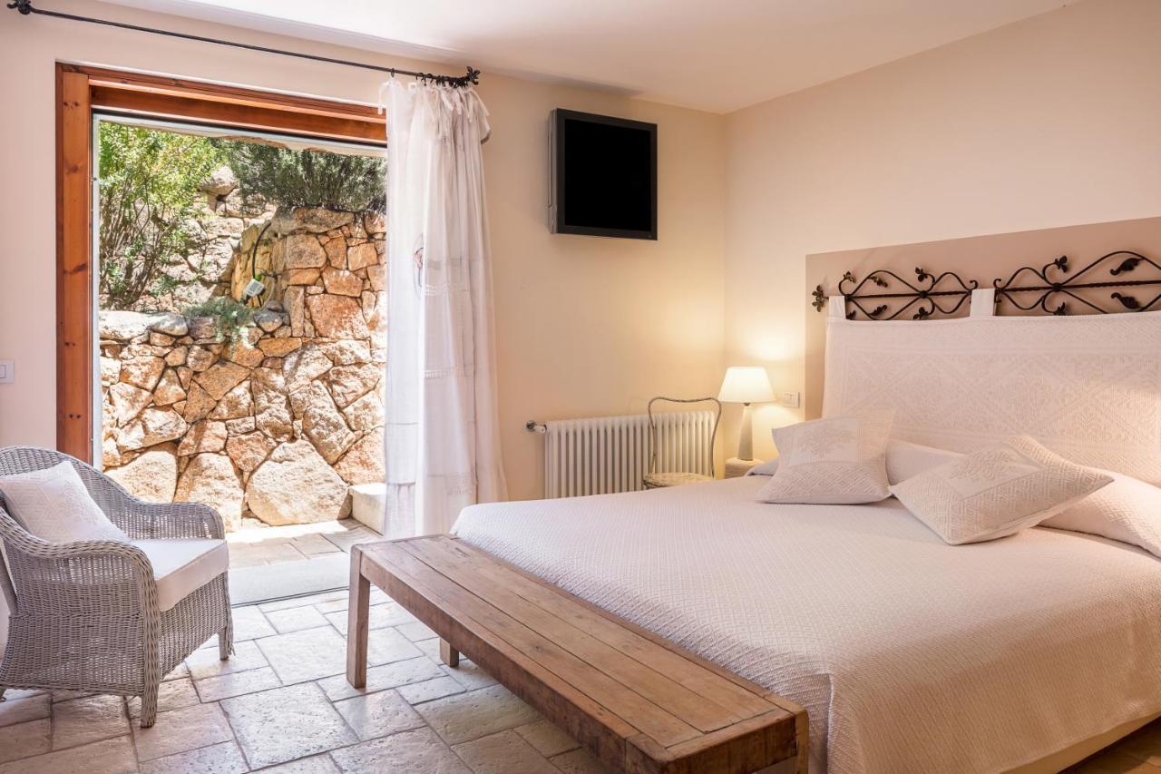 Albero Capovolto Bed and Breakfast Golfo Aranci Exteriör bild