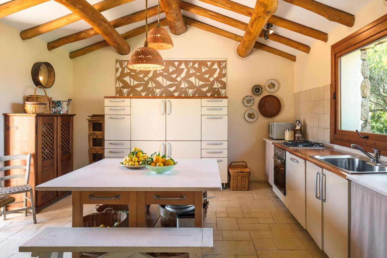 Albero Capovolto Bed and Breakfast Golfo Aranci Exteriör bild