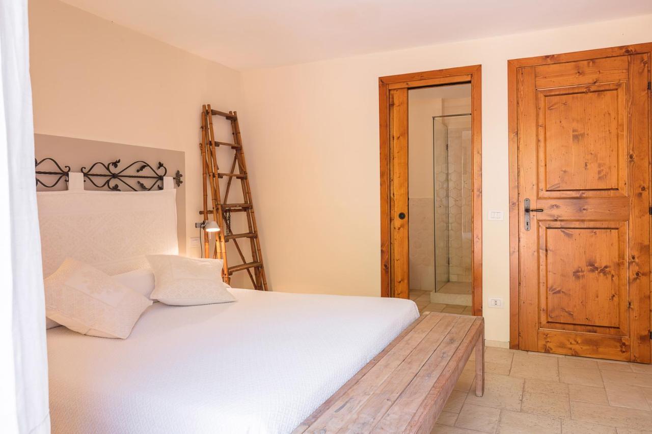 Albero Capovolto Bed and Breakfast Golfo Aranci Exteriör bild
